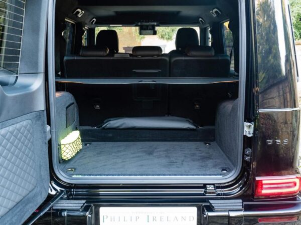 Mercedes-Benz G63 boot