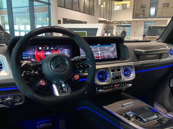 Mercedes-Benz G63 cockpit