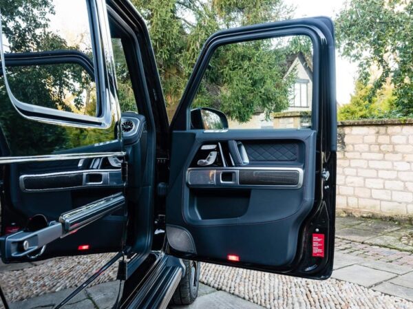 Mercedes-Benz G63 door