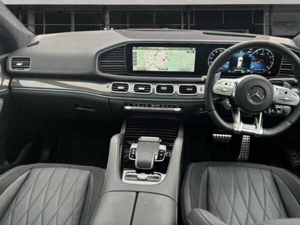 Mercedes-Benz GLE 63S cockpit front seat