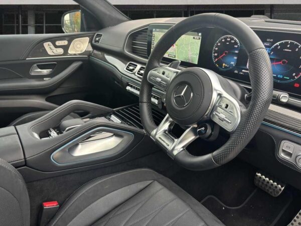 Mercedes-Benz GLE 63S cockpit