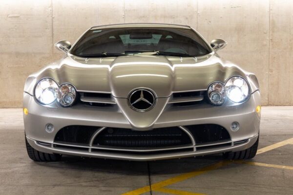 Mercedes-Benz SLR McLaren front