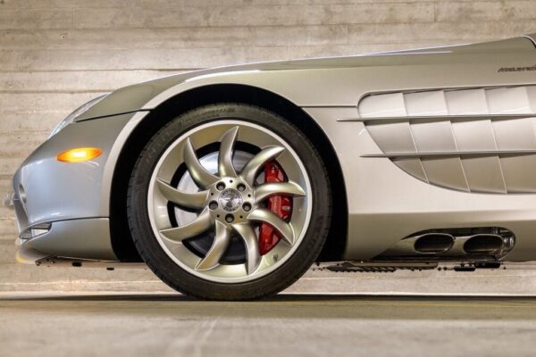 Mercedes-Benz SLR McLaren wheel