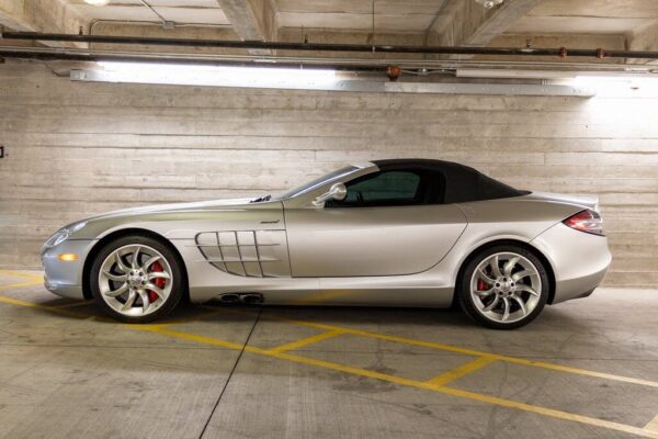 Mercedes-Benz SLR McLaren side