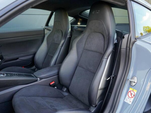 Porsche 718 Cayman interior seats