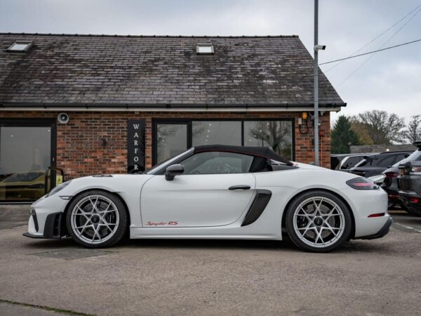 Porsche 718 Spyder side