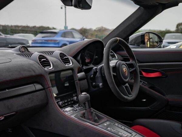 Porsche 718 Spyder cockpit