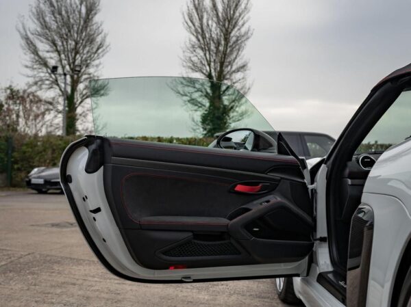 Porsche 718 Spyder door