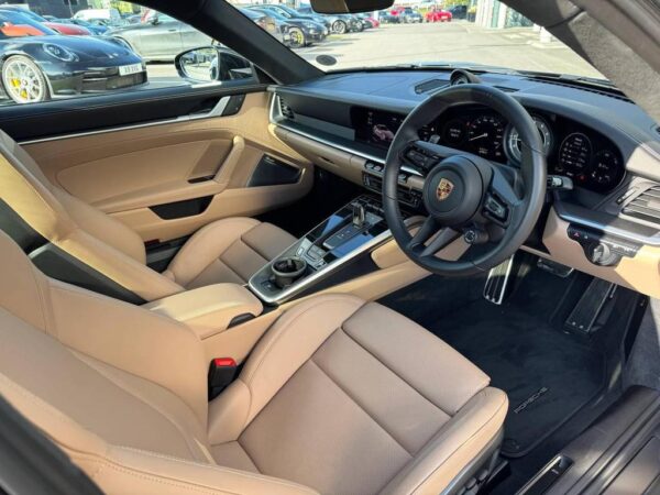 Porsche 911 cockpit