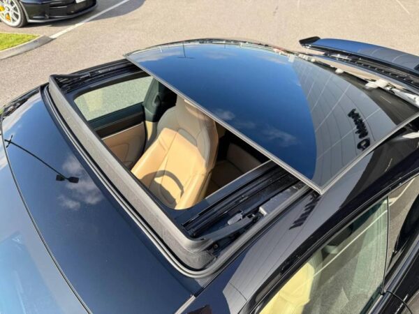 Porsche 911 sliding sunroof