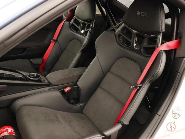 Porsche 911 Dakar interior seats