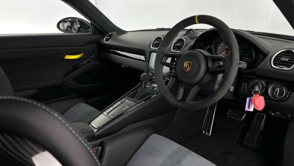 Porsche Cayman cockpit