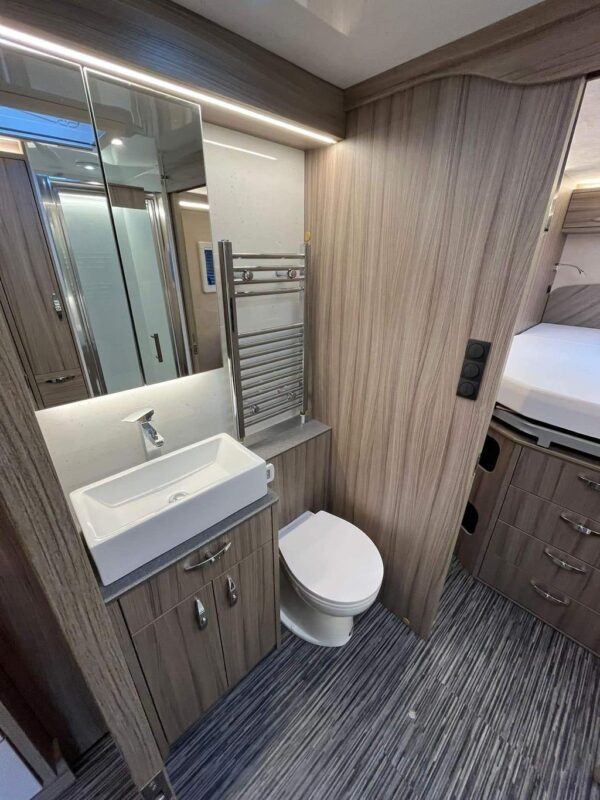 RS Endeavour toilet