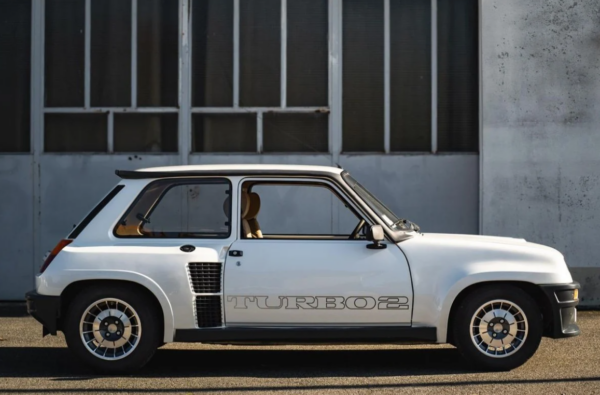 Renault 5 Turbo 2 side