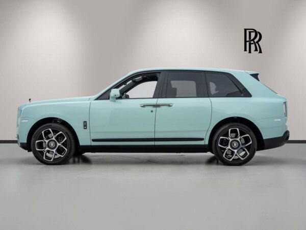 Rolls-Royce Cullinan side