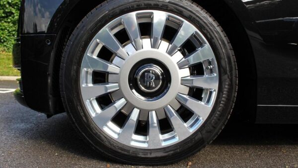 Rolls-Royce Phantom wheel