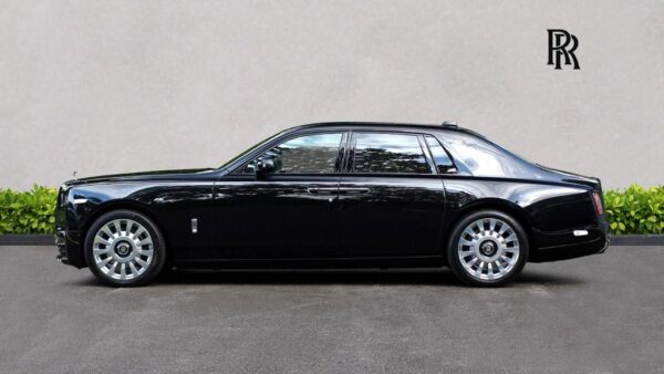 2024 Rolls-Royce Phantom 6.7 V12 - Image 2