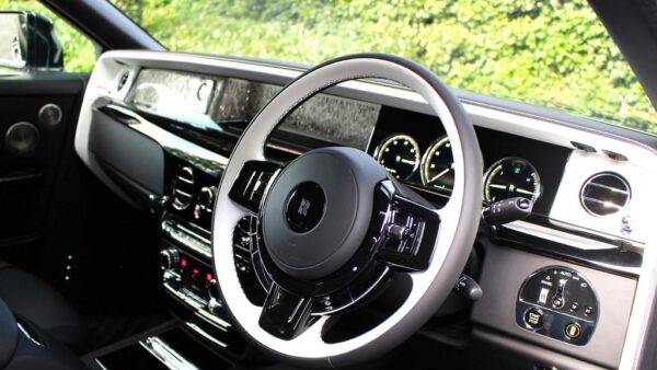 Rolls-Royce Phantom cockpit