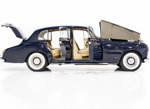 Rolls-Royce Silver Cloud doors side