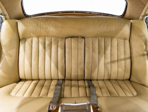 Rolls-Royce Silver Cloud rear seat