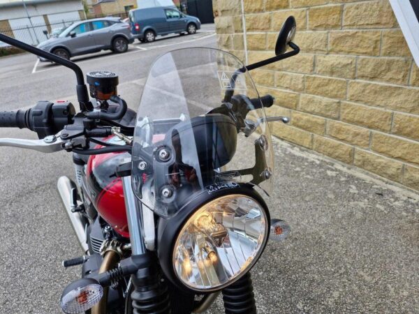 Triumph Speed Twin headlight