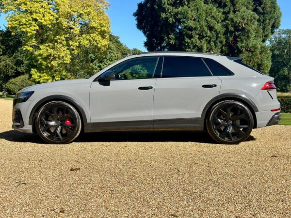 Audi RSQ8 Side view