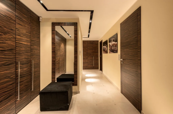 Lugano Apartment Walk-in Closet