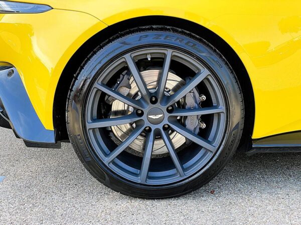 Aston Martin Vantage Front Wheels