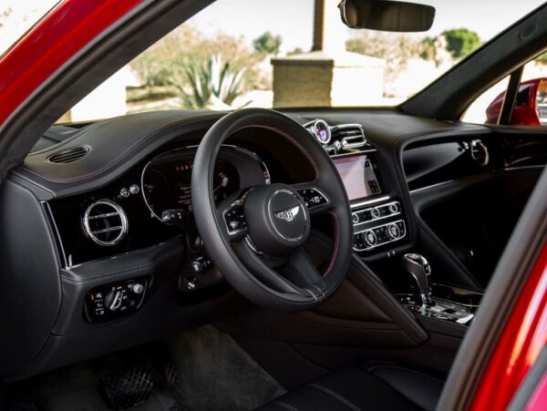 Bentley Bentayga cockpit