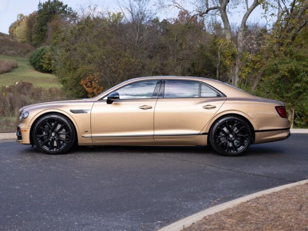 Bentley Flying Spur side