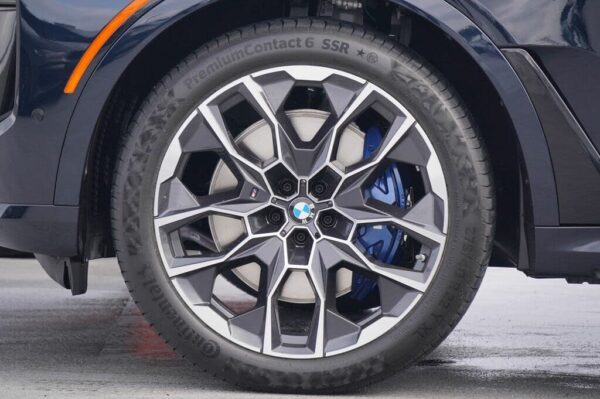 BMW X7 wheel