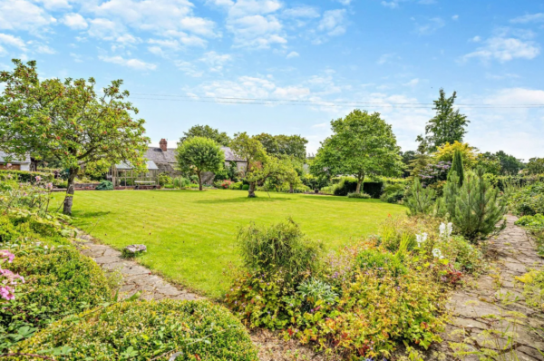 Denbighshire Cottage House Garden Outdoor Landscape