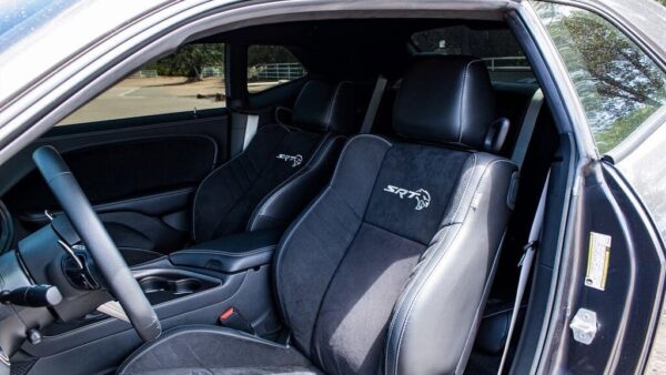 Dodge Challenger seat