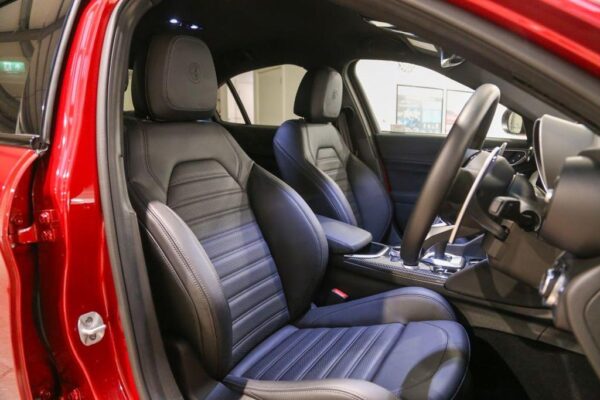 Alfa Romeo Giulia Front Seats