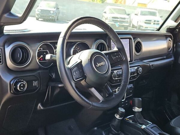 Jeep Gladiator Cockpit