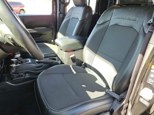 Jeep Gladiator Front seat