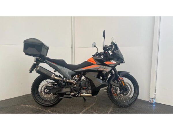 KTM 890 Side