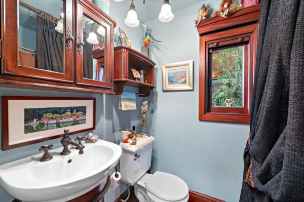 Laguna Beach House Bathroom Toilet