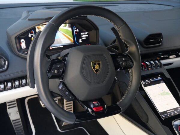 Lamborghini Huracan steering wheel