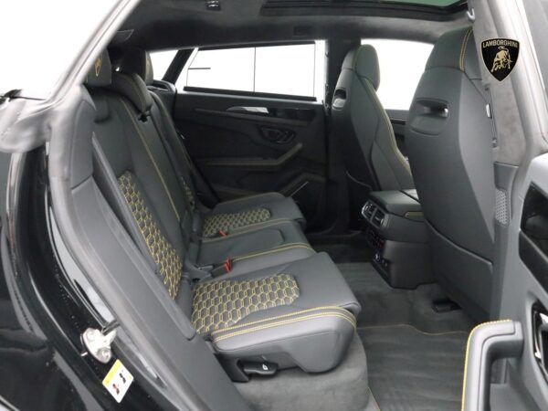 Lamborghini Urus rear seats