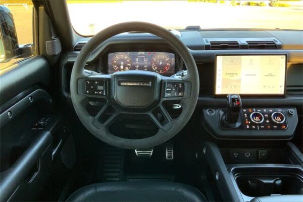 Land Rover Defender 90 Cockpit