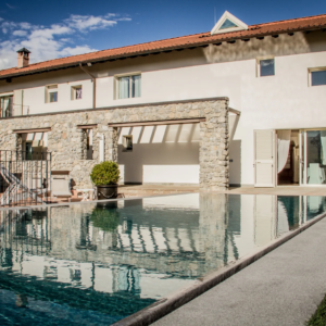 Lucca Villa Building Swimming Pool