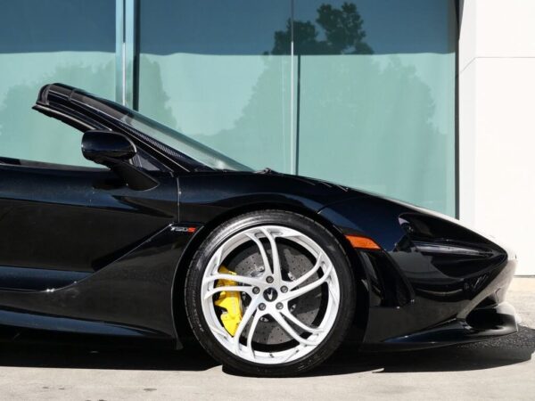 McLaren 750S wheel