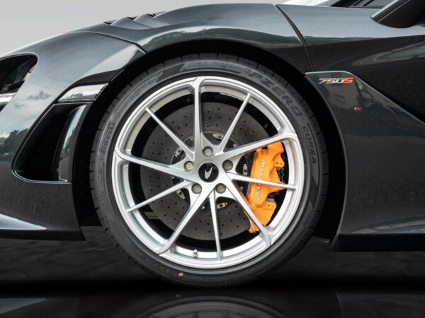 McLaren 750S wheel