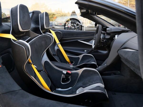 McLaren 750S interior