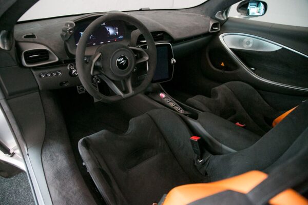 McLaren Artura cockpit