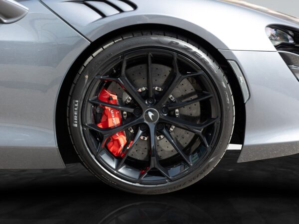 McLaren Artura wheel