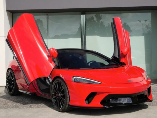 McLaren GT doors