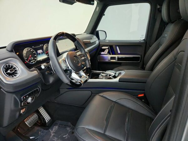 Mercedes-Benz G-Class AMG G 63 Cockpit