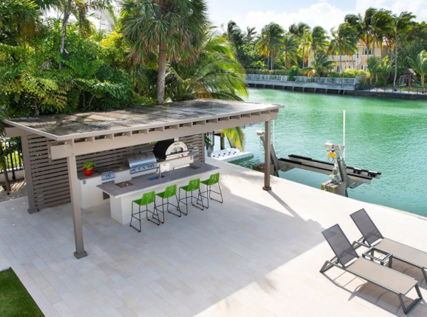 Miami House Outdoor Cooking Space